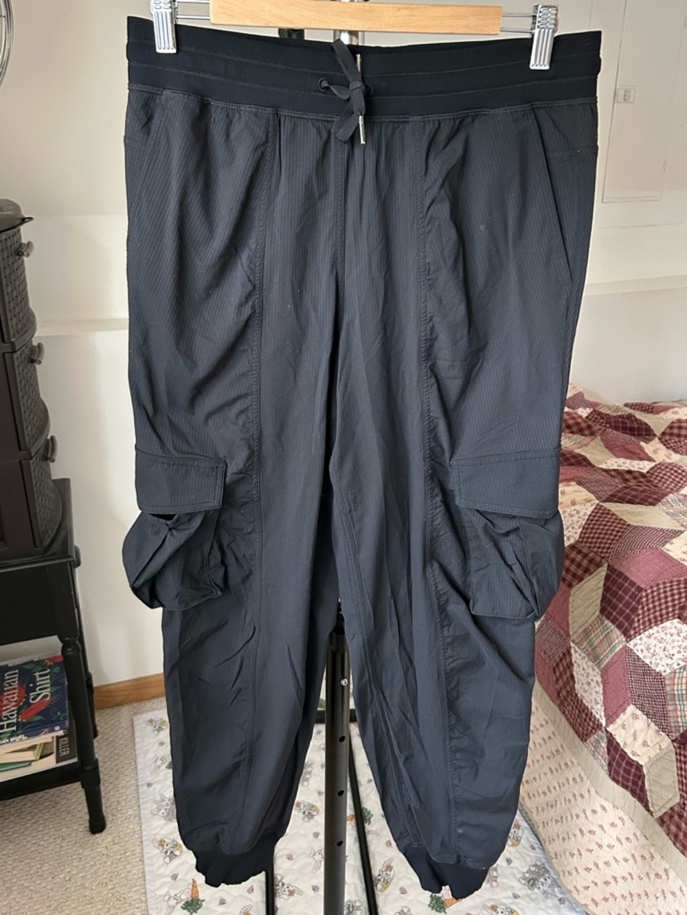 Lululemon Dance Studio Relaxed Fit Mid Rise Cargo Jogger Pant Black Medium